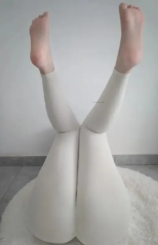 咩咩阿银 – 白色瑜伽裤【7P】